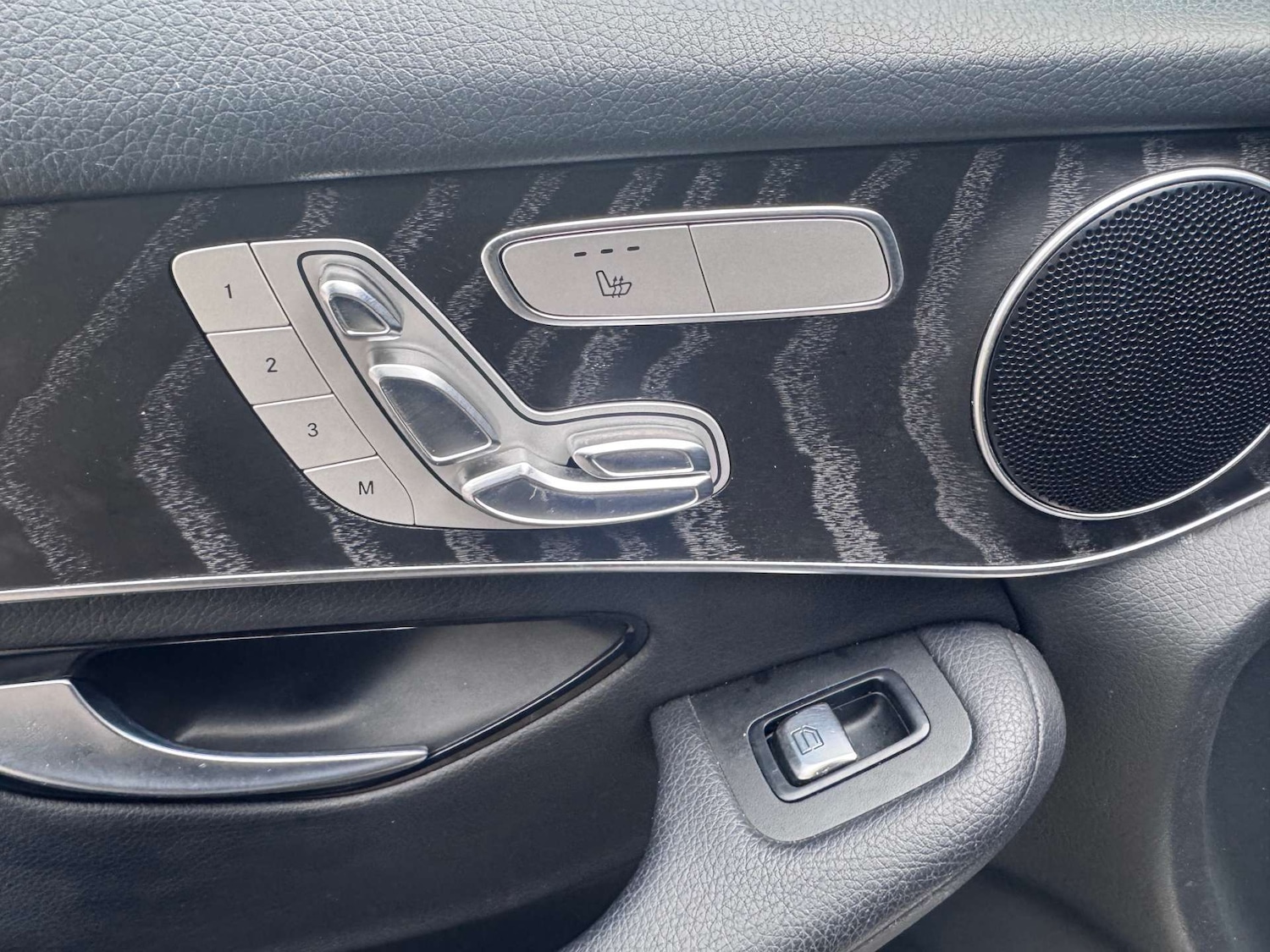 Used Mercedes-Benz GLC 2019 for sale - 77477819: Photo 33