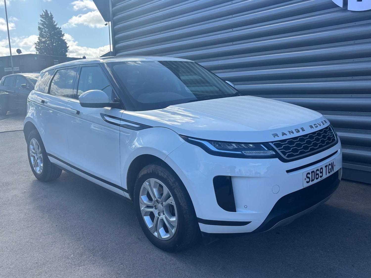 Used Land Rover Range Rover Evoque 2019 for sale - 78106798: Photo 2