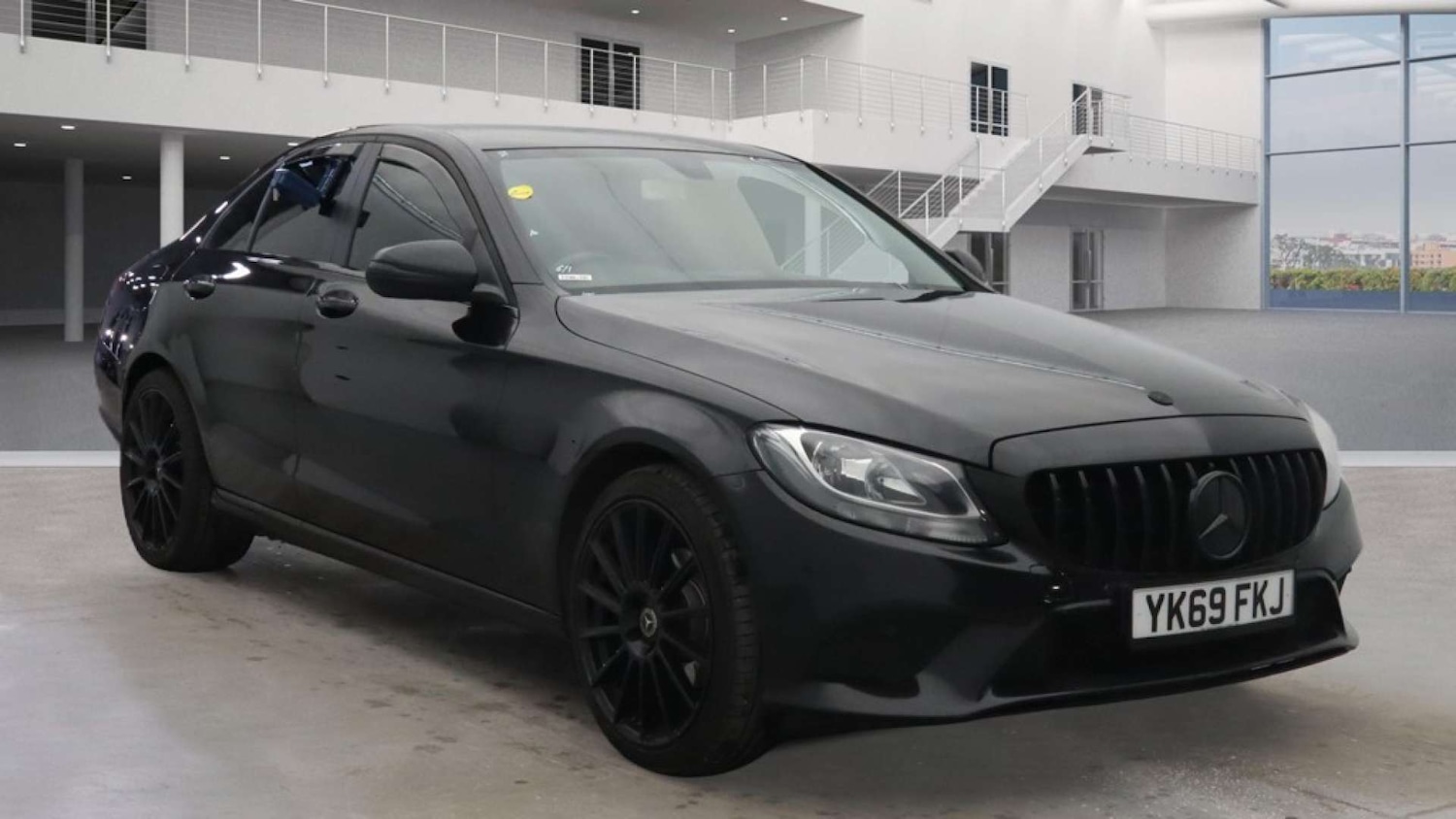 Used Mercedes-Benz C Class 2019 for sale - 77137425: Photo 1
