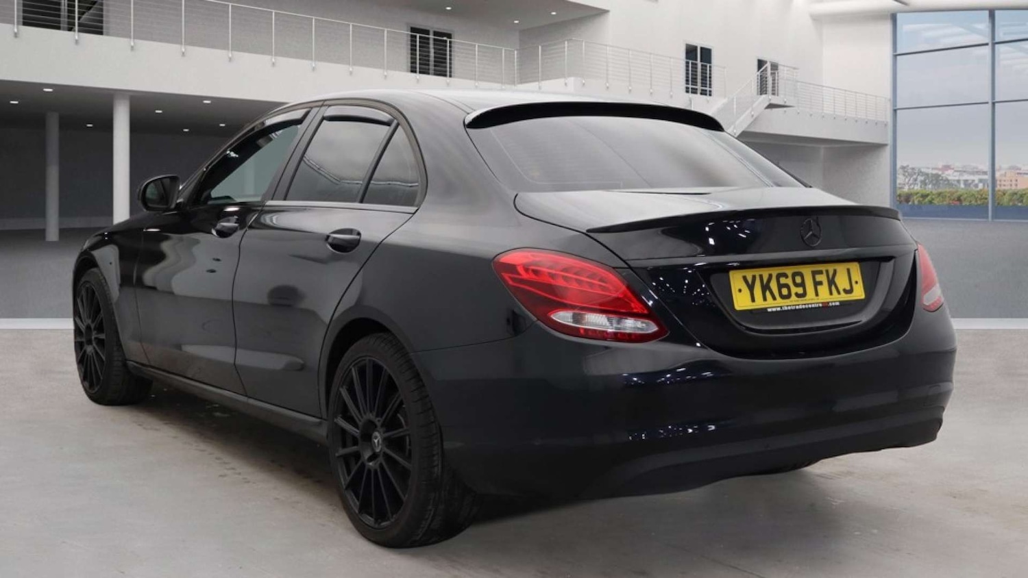 Used Mercedes-Benz C Class 2019 for sale - 77137425: Photo 3