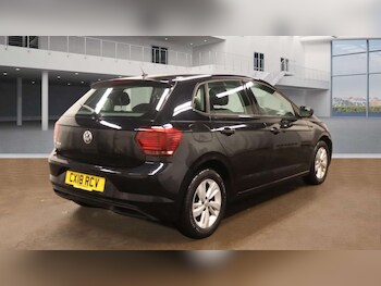 Used Volkswagen Polo 2018 for sale - 77332610: Photo