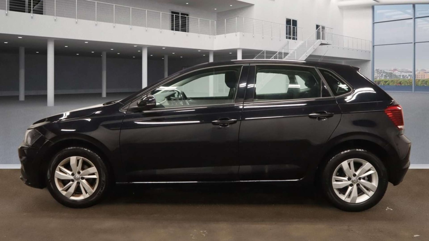 Used Volkswagen Polo 2018 for sale - 77332610: Photo 6