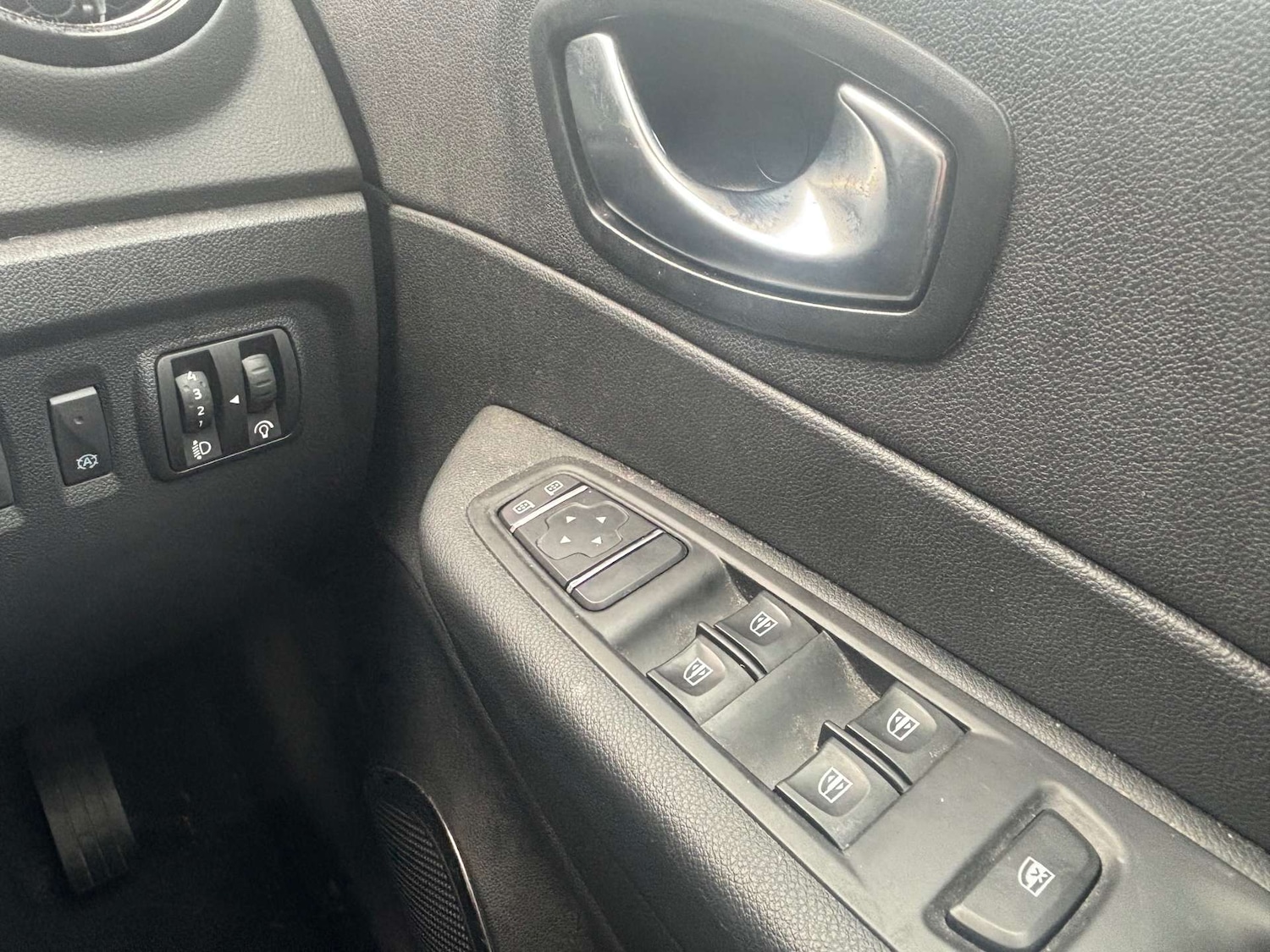 Used Renault Captur 2019 for sale - 76520310: Photo 25