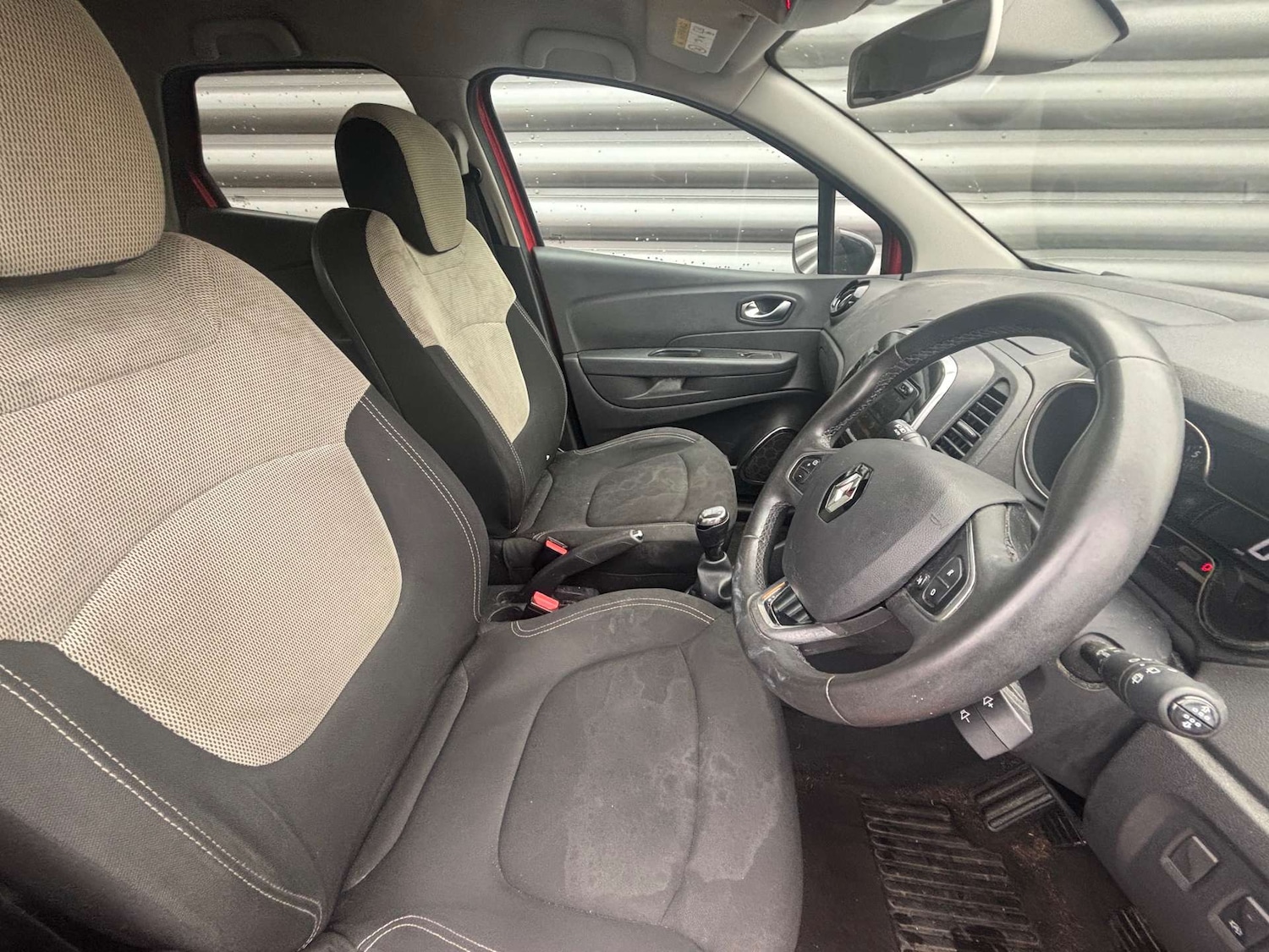 Used Renault Captur 2019 for sale - 76520310: Photo 31