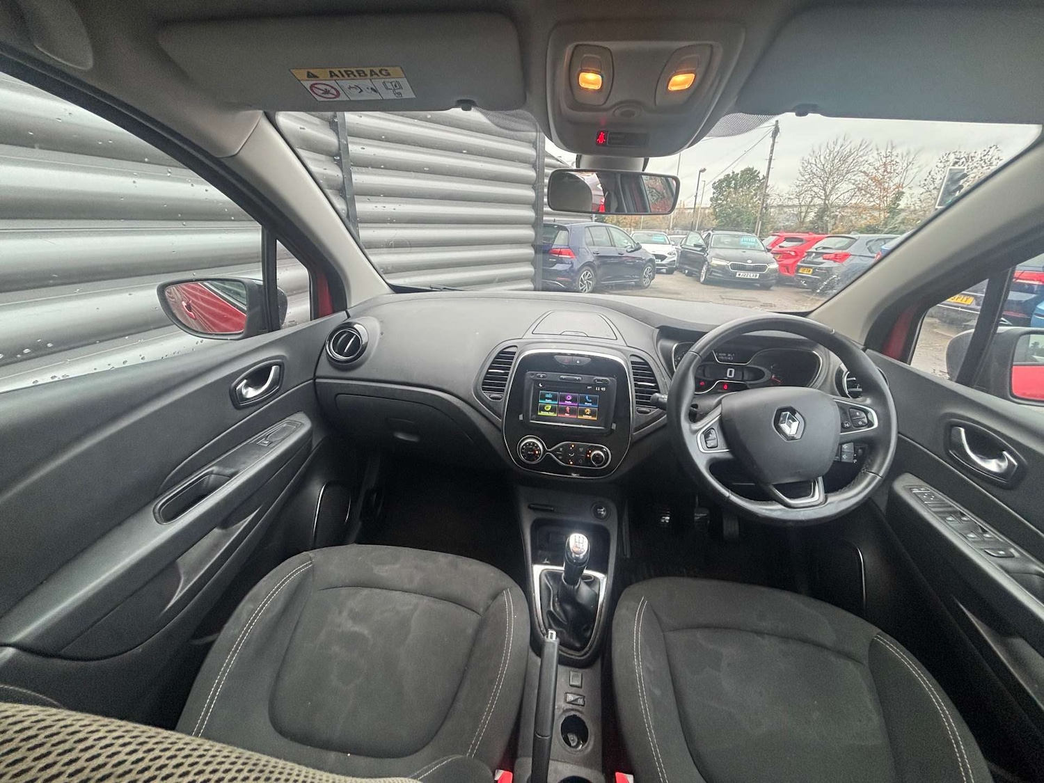 Used Renault Captur 2019 for sale - 76520310: Photo 32