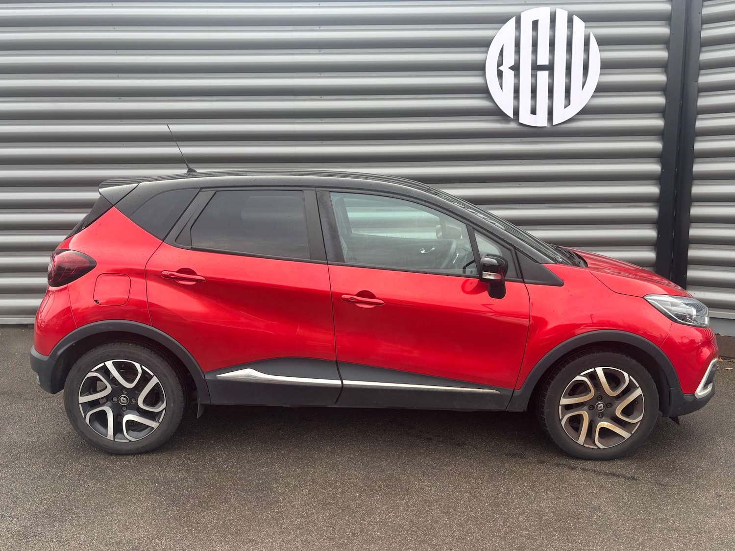 Used Renault Captur 2019 for sale - 76520310: Photo 6