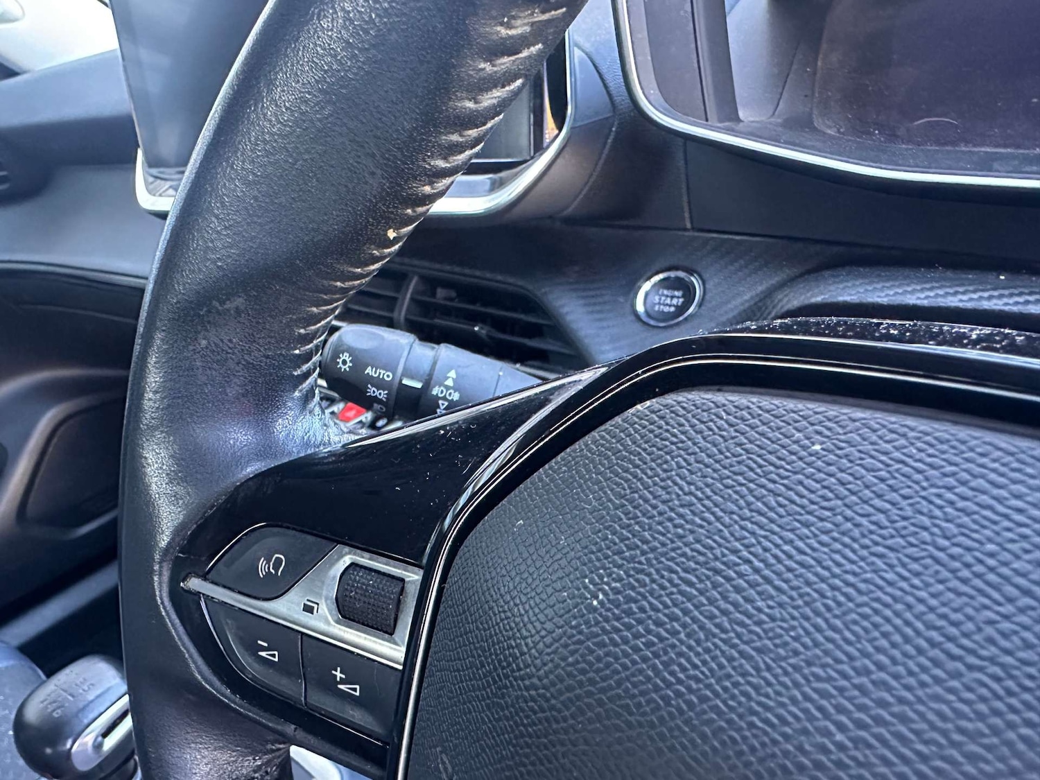 Used Peugeot 2008 2020 for sale - 76830160: Photo 19