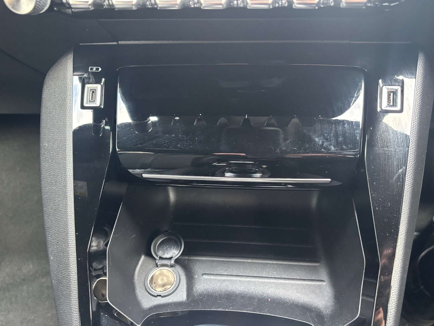 Used Peugeot 2008 2020 for sale - 76520302: Photo 18