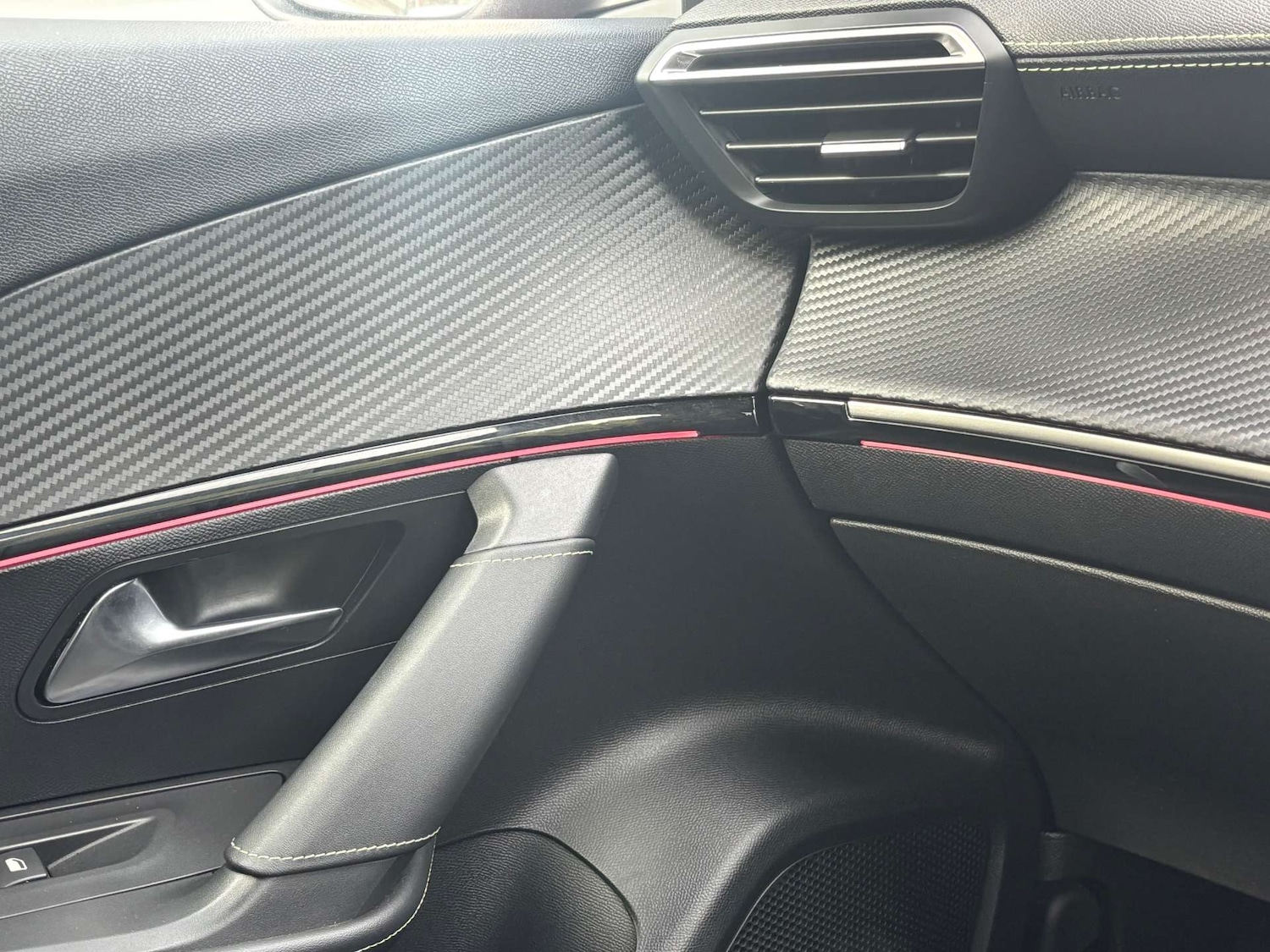 Used Peugeot 2008 2020 for sale - 76520302: Photo 21