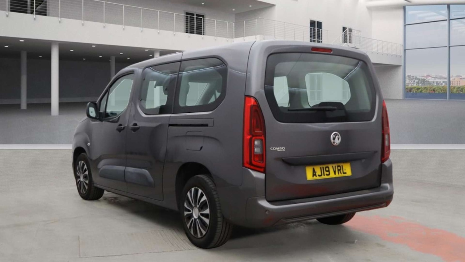 Used Vauxhall Combo Life 2019 for sale - 76372233: Photo 3