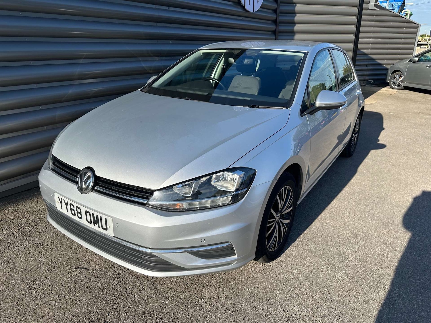 Used Volkswagen Golf 2018 for sale - 76277748: Photo 3