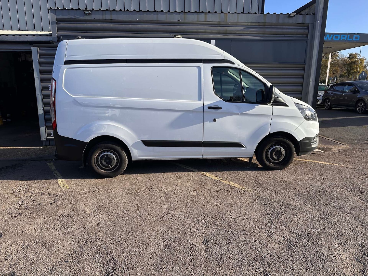 Used Ford Transit Custom 2020 for sale - 76651409: Photo 2