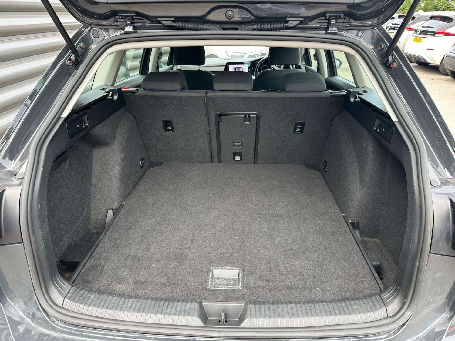 Used Volkswagen Golf 2021 for sale - 76429389: Photo 23