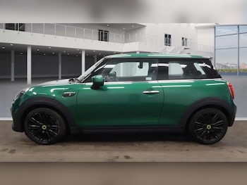 Used MINI Hatch 2022 for sale - 77967942: Photo