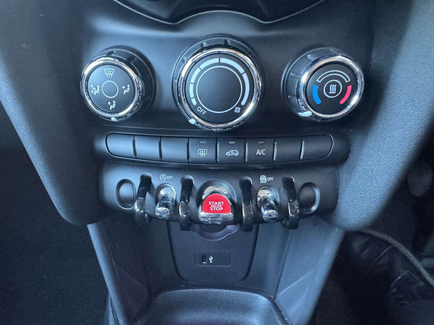 Used MINI Hatch 2019 for sale - 75714235: Photo 32