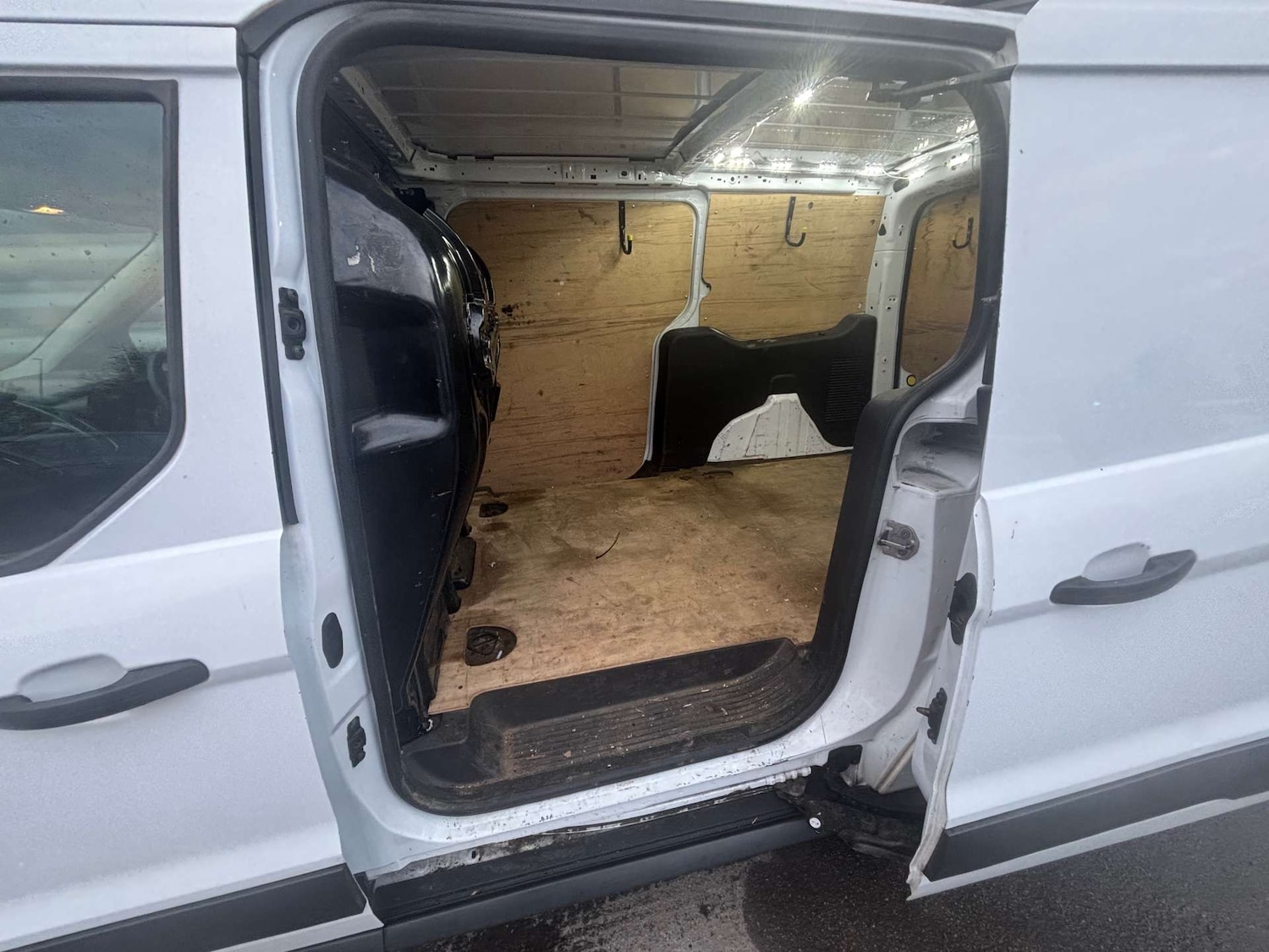 Used Ford Transit Connect 2015 for sale - 77702615: Photo 30