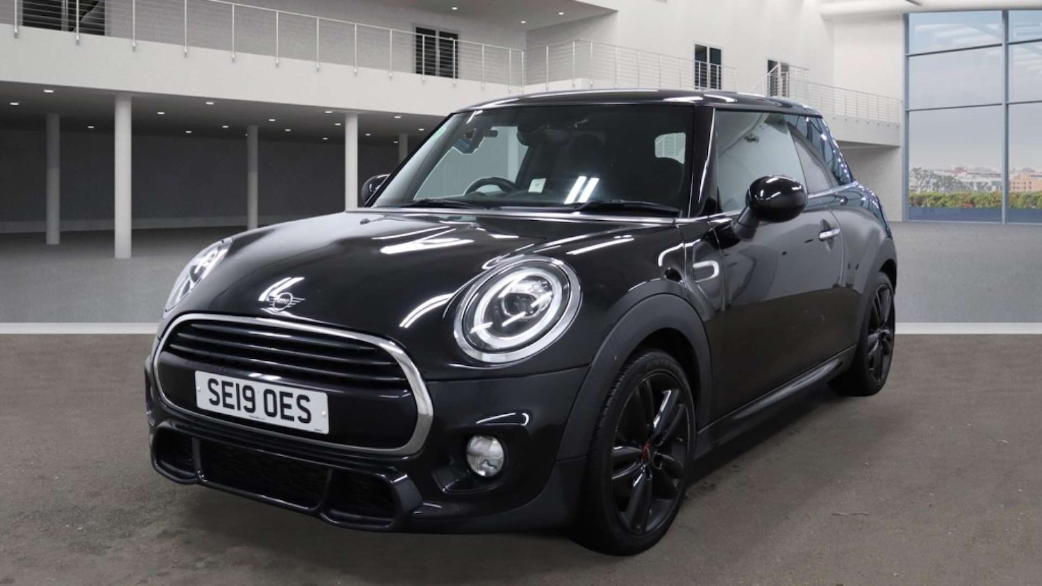 Used MINI Hatch 2019 for sale - 77172456: Photo 2