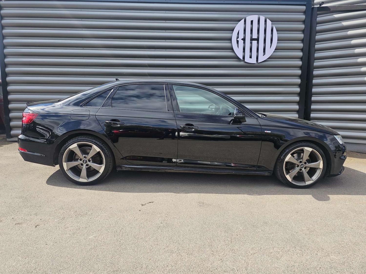 Used Audi A4 2018 for sale - 76363590: Photo 3