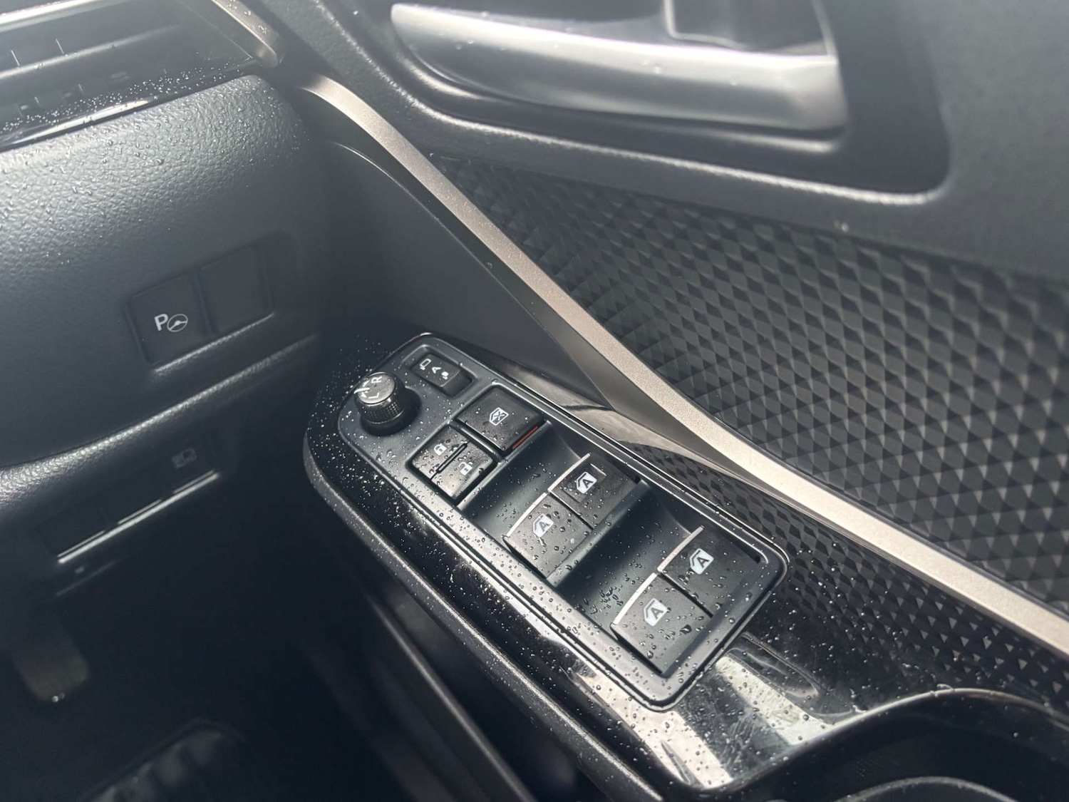 Used Toyota C-HR 2019 for sale - 76156481: Photo 16