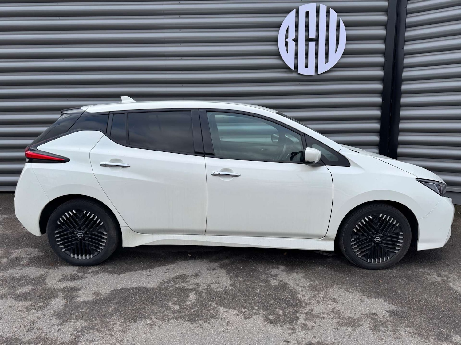 Used Nissan Leaf 2022 for sale - 76314078: Photo 2