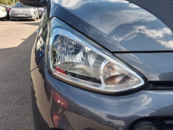 Used Hyundai i10 2019 for sale - 79541946: Photo