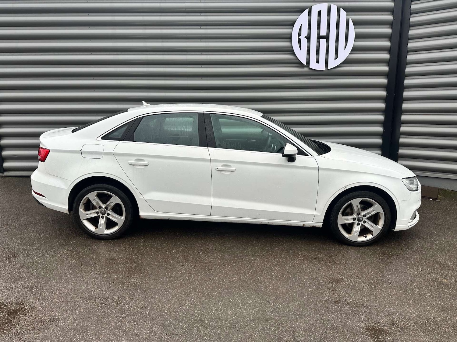 Used Audi A3 2017 for sale - 77902973: Photo 2