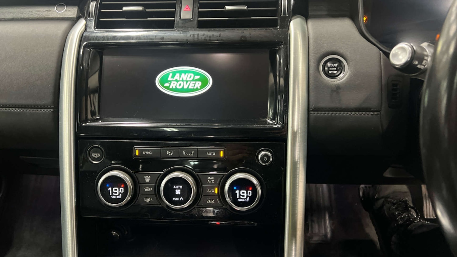 Used Land Rover Discovery 2018 for sale - 76637245: Photo 8