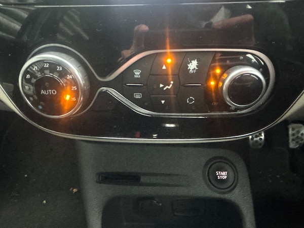 Used Renault Captur 2018 for sale - 76305779: Photo 21