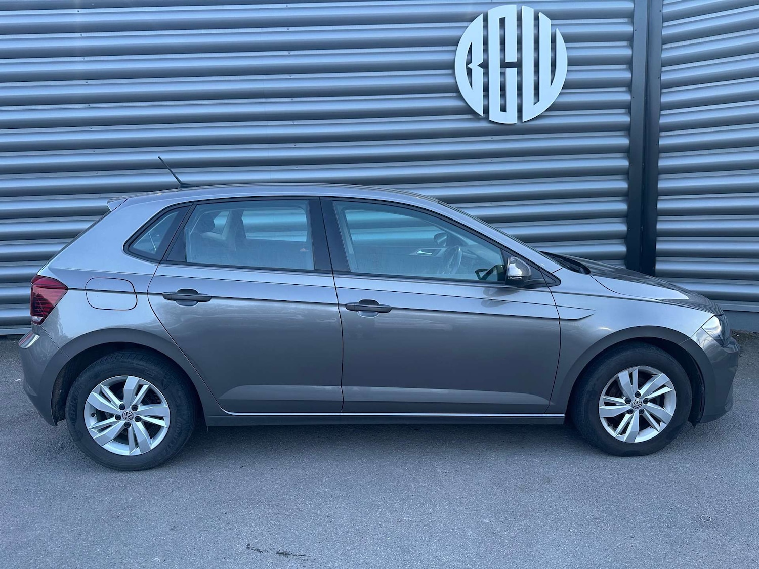 Used Volkswagen Polo 2019 for sale - 77802011: Photo 2