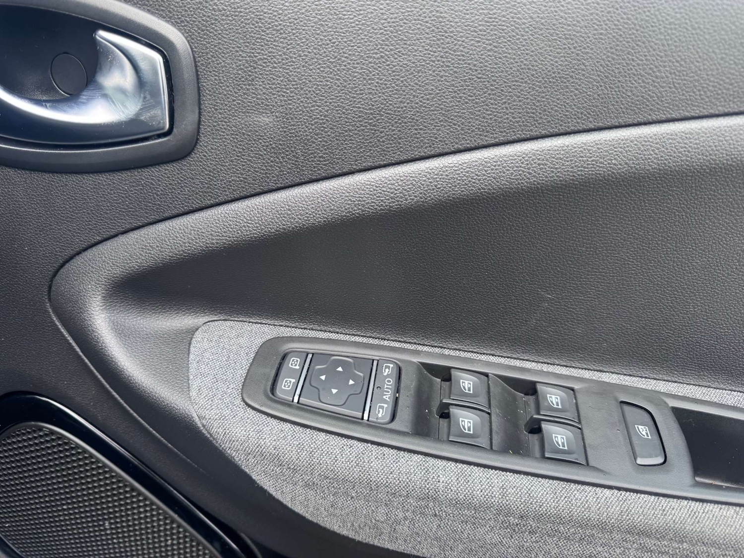 Used Renault Zoe 2021 for sale - 77523397: Photo 18