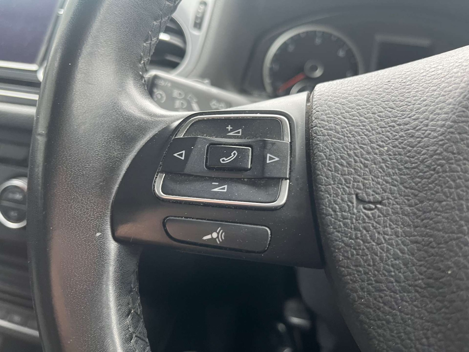 Used Volkswagen Tiguan 2016 for sale - 76526162: Photo 28