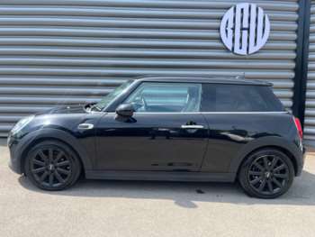 Used MINI Hatch 2019 for sale - 74102270: Photo