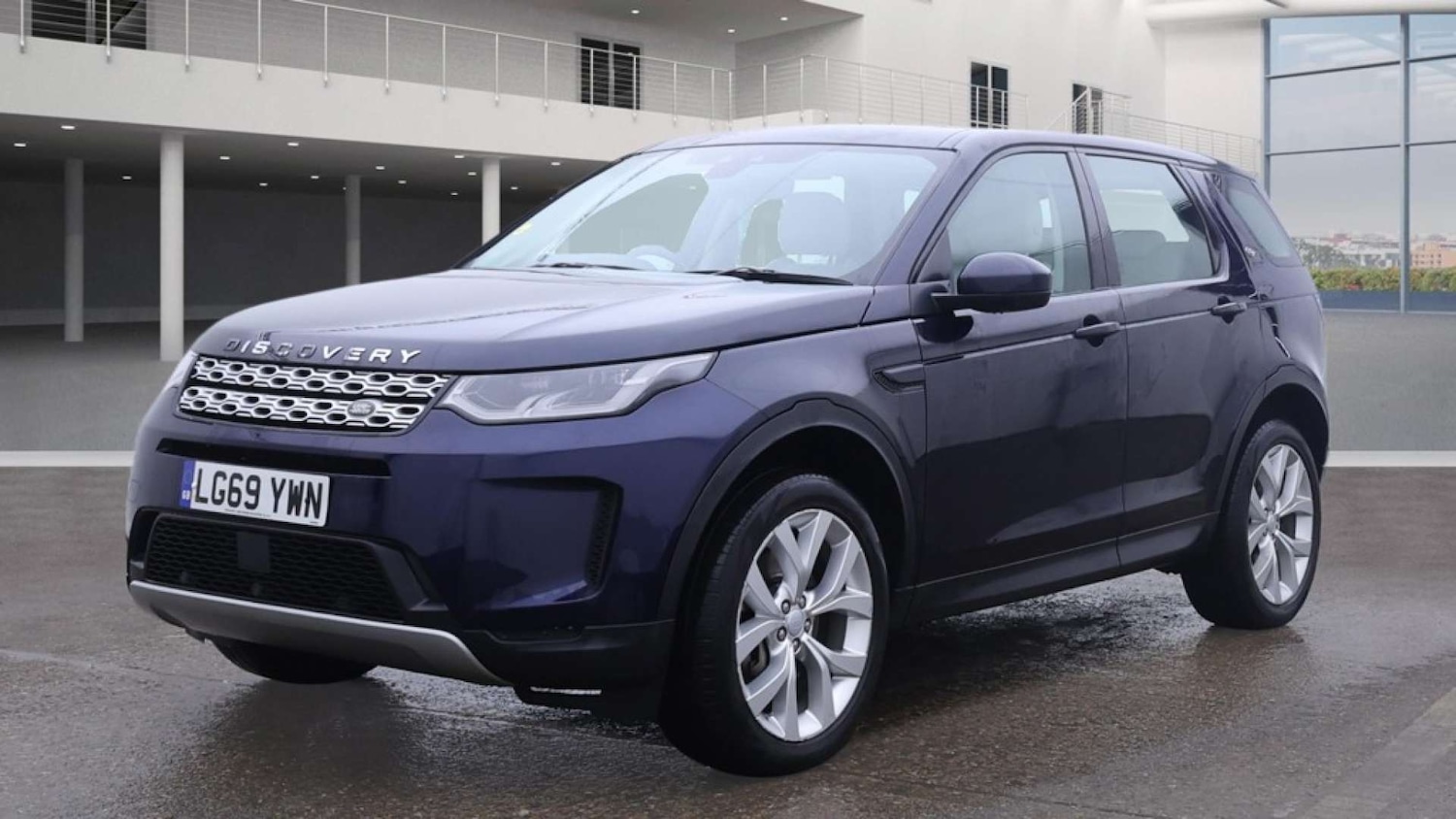 Used Land Rover Discovery Sport 2019 for sale - 77536232: Photo 2