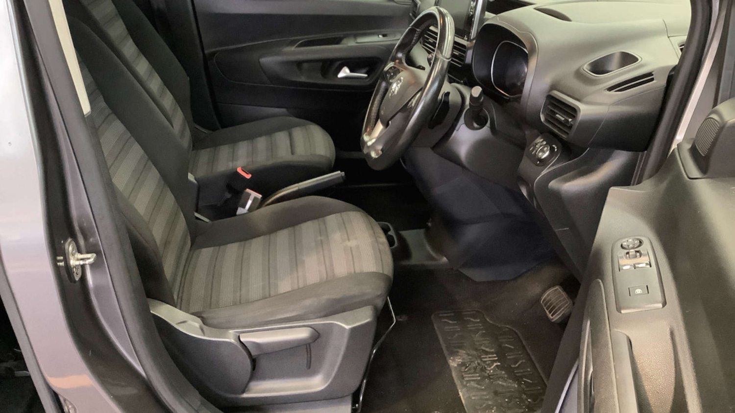 Used Vauxhall Combo Life 2019 for sale - 76630385: Photo 9