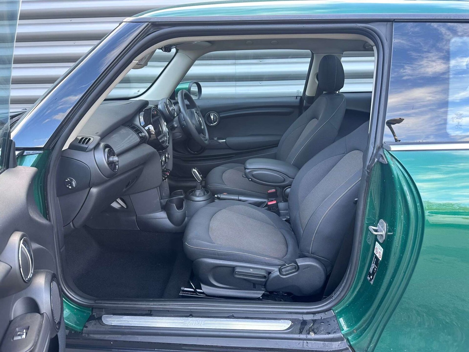 Used MINI Hatch 2020 for sale - 76305788: Photo 25