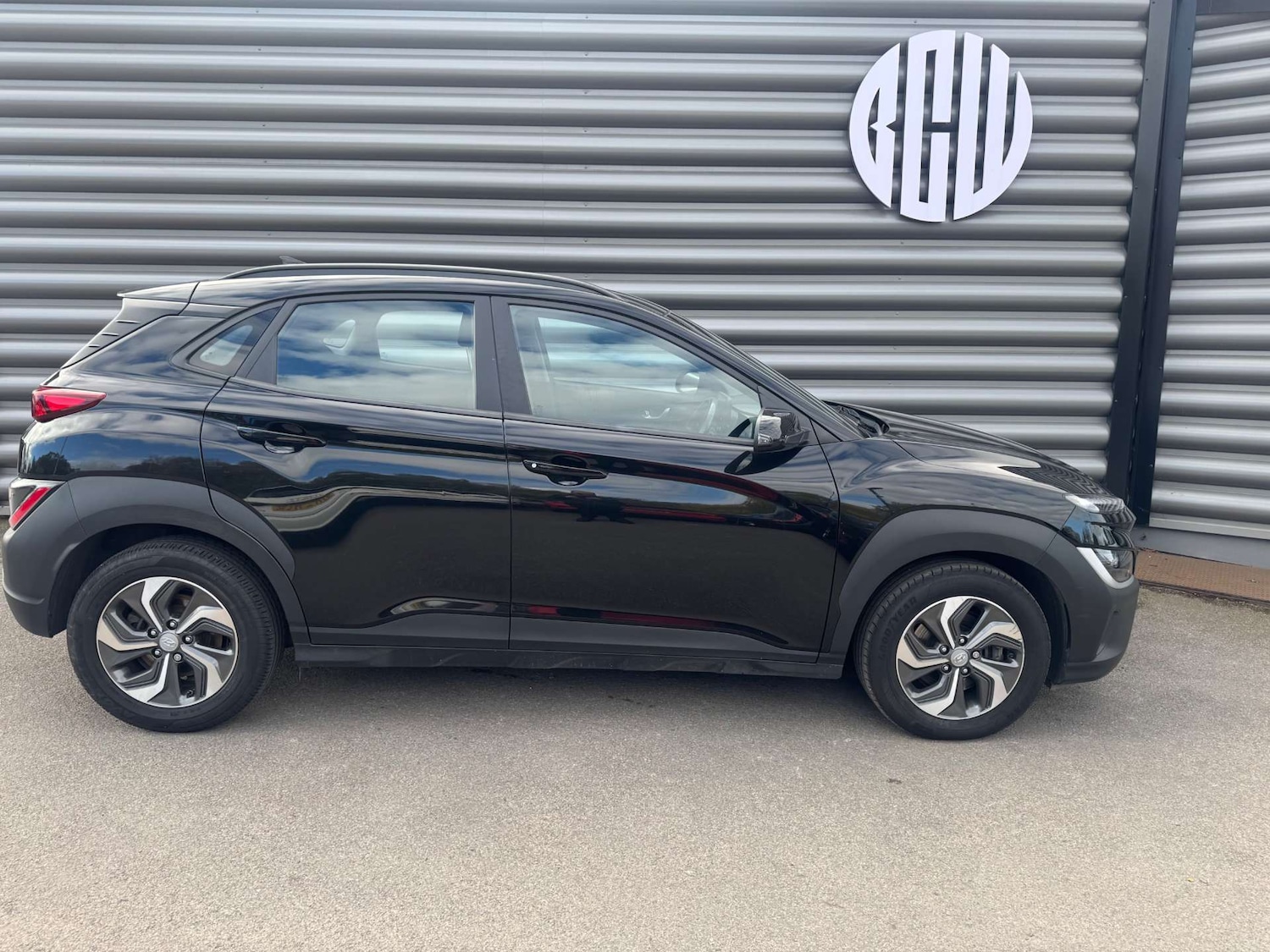 Used Hyundai KONA 2022 for sale - 76601284: Photo 2