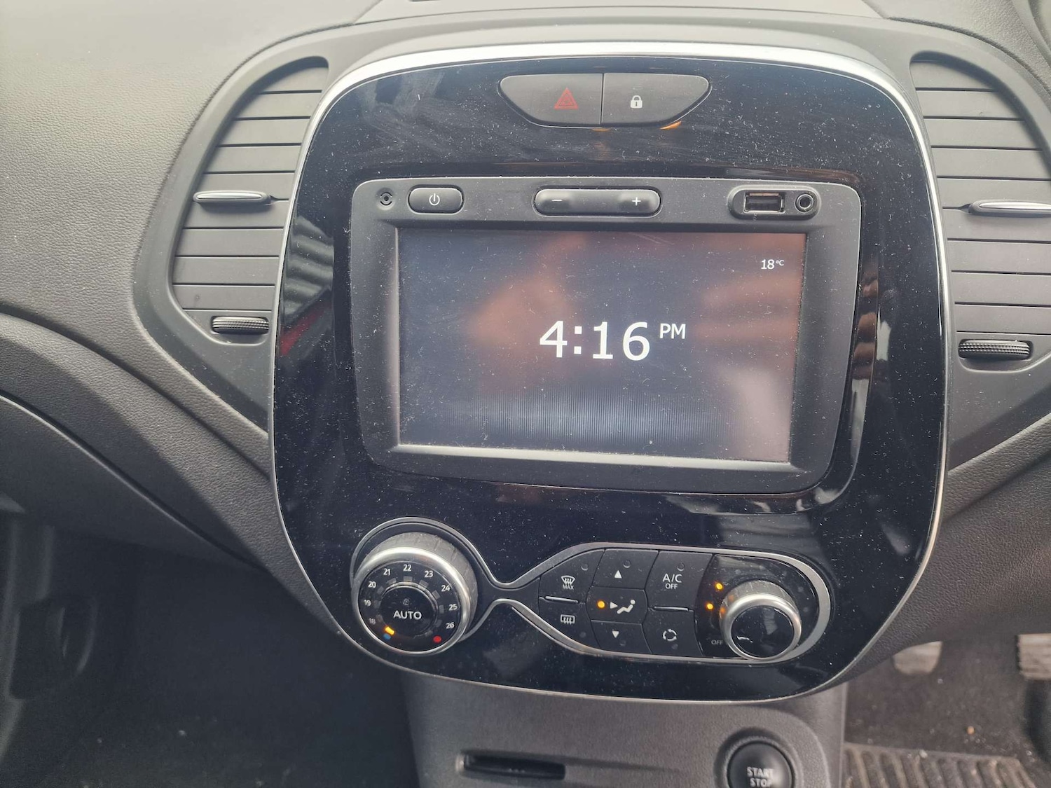 Used Renault Captur 2018 for sale - 76165327: Photo 26