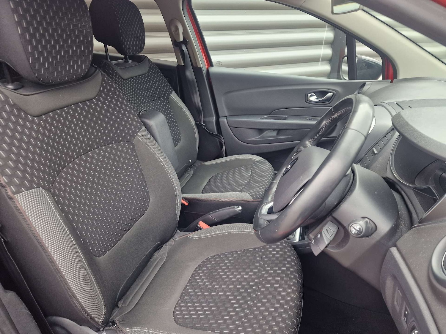 Used Renault Captur 2018 for sale - 76165327: Photo 31