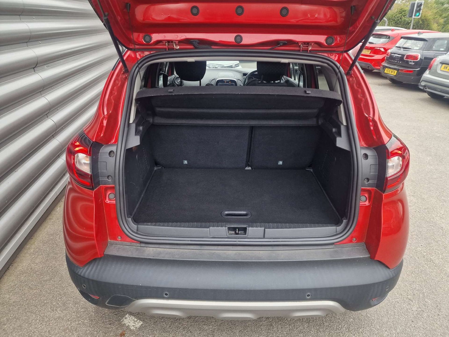 Used Renault Captur 2018 for sale - 76165327: Photo 8