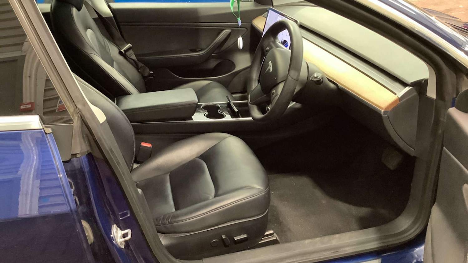 Used Tesla Model 3 2020 for sale - 77675387: Photo 5