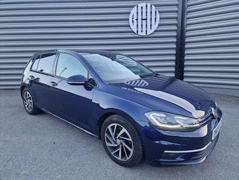 Volkswagen - Golf