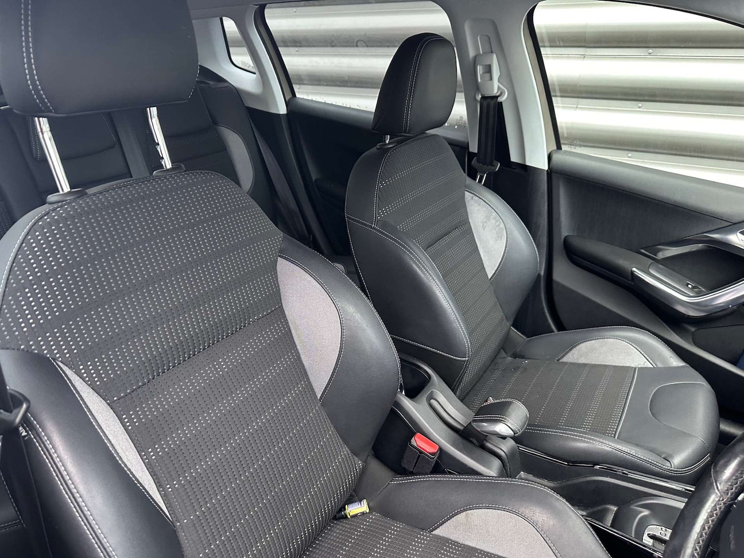 Used Peugeot 2008 2015 for sale - 76369455: Photo 16