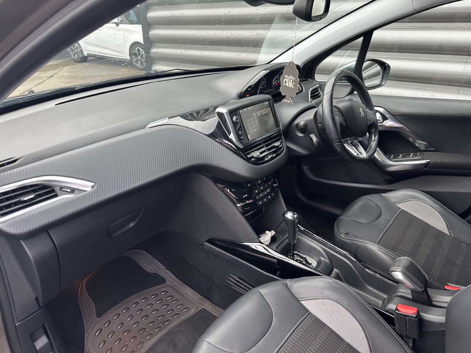 Used Peugeot 2008 2015 for sale - 76369455: Photo 17