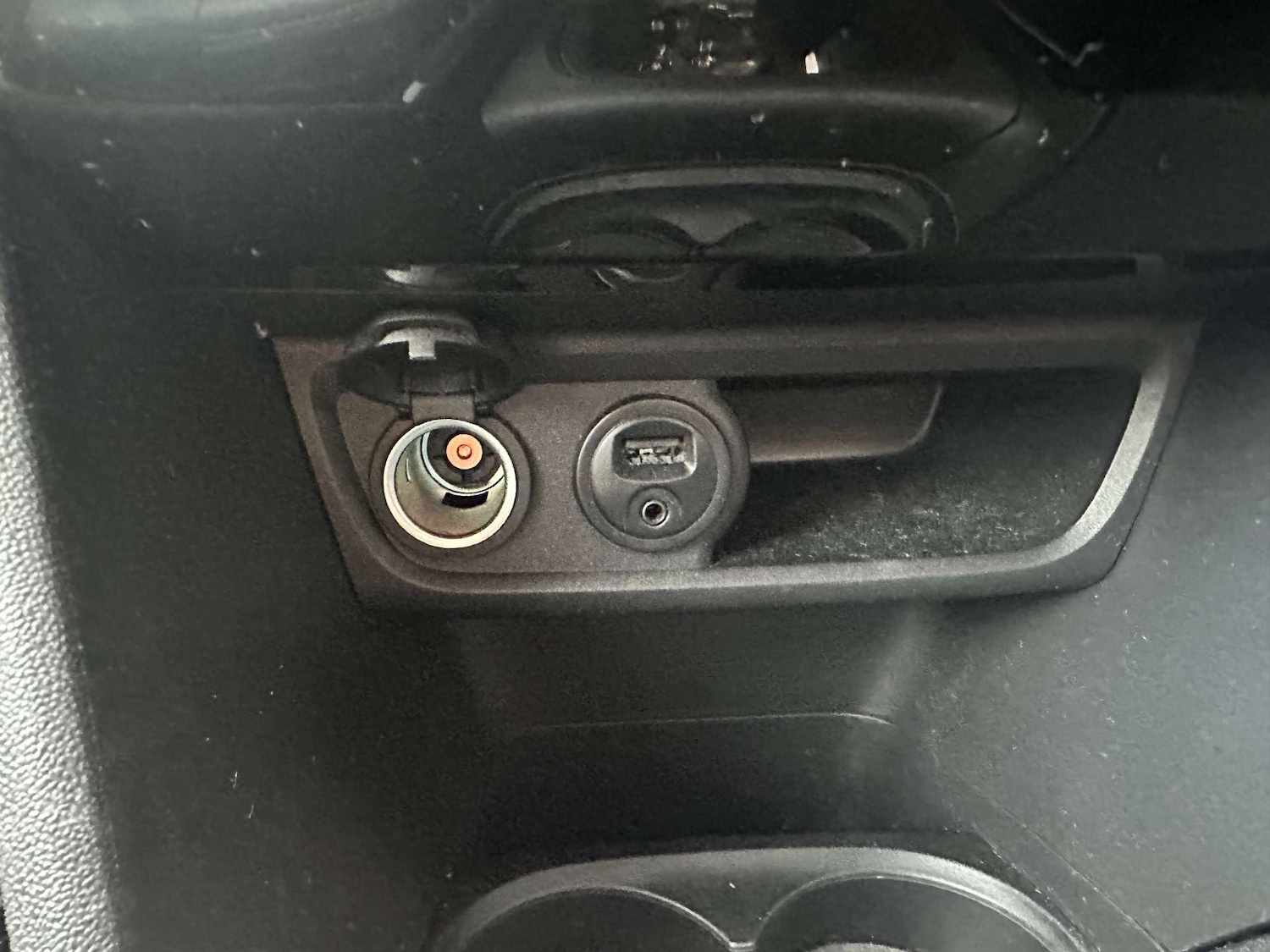 Used Peugeot 2008 2015 for sale - 76369455: Photo 26