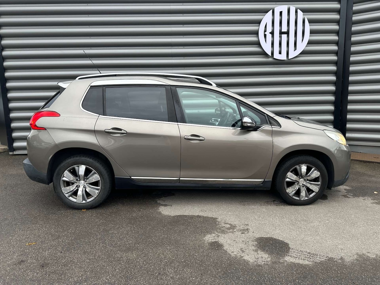 Used Peugeot 2008 2015 for sale - 76369455: Photo 4