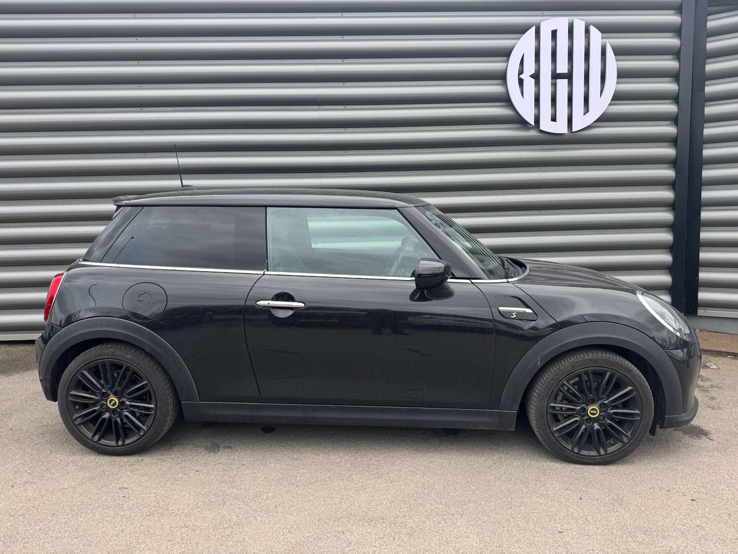 Used MINI Hatch 2021 for sale - 77975402: Photo 2