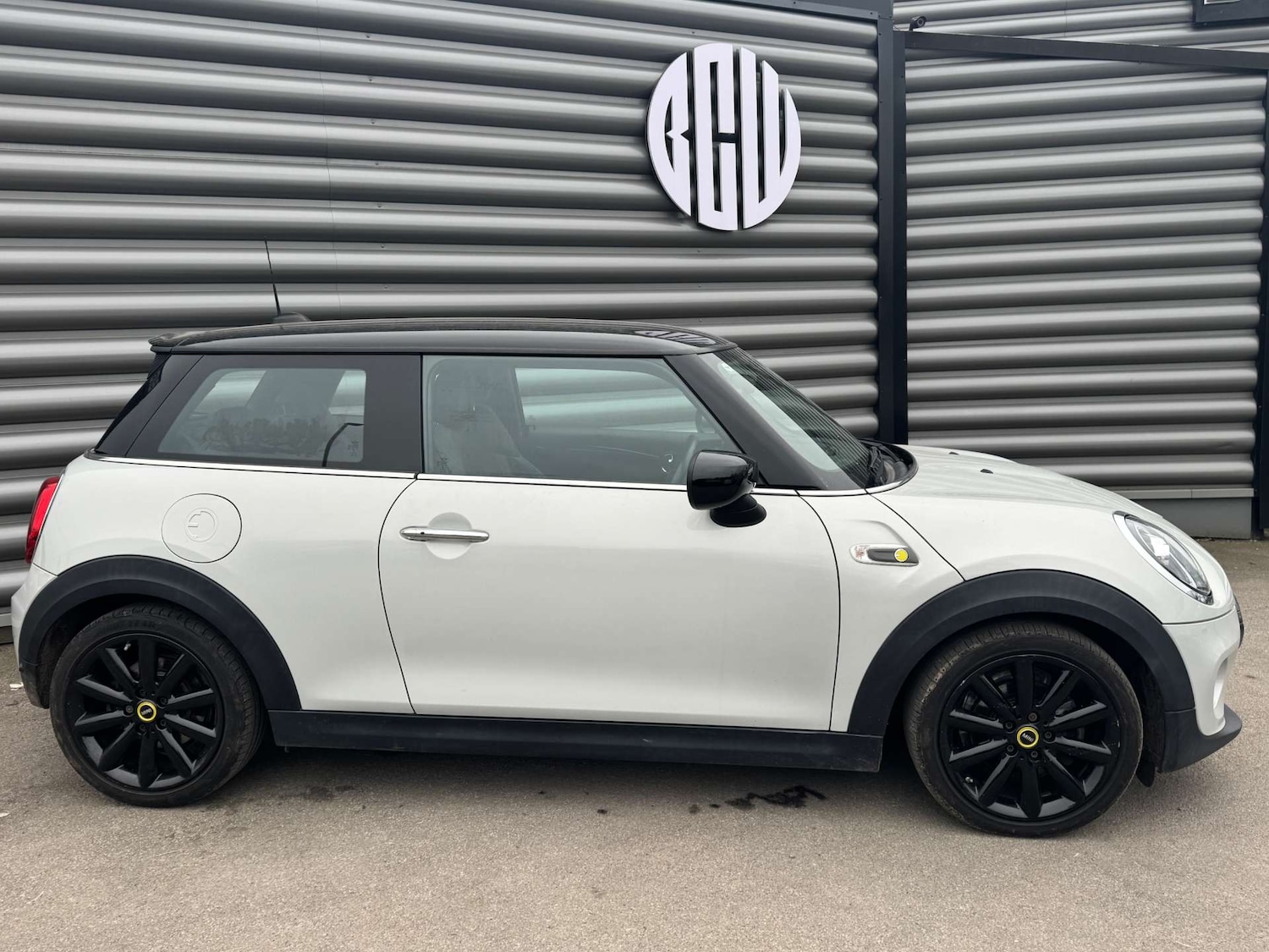 Used MINI Hatch 2020 for sale - 77778179: Photo 2