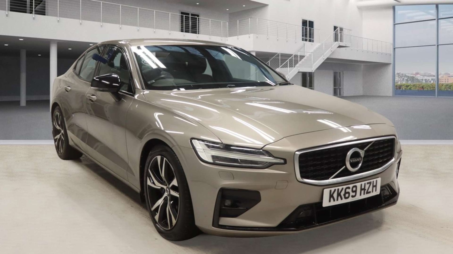 Used Volvo S60 2019 for sale - 76333119: Photo 1