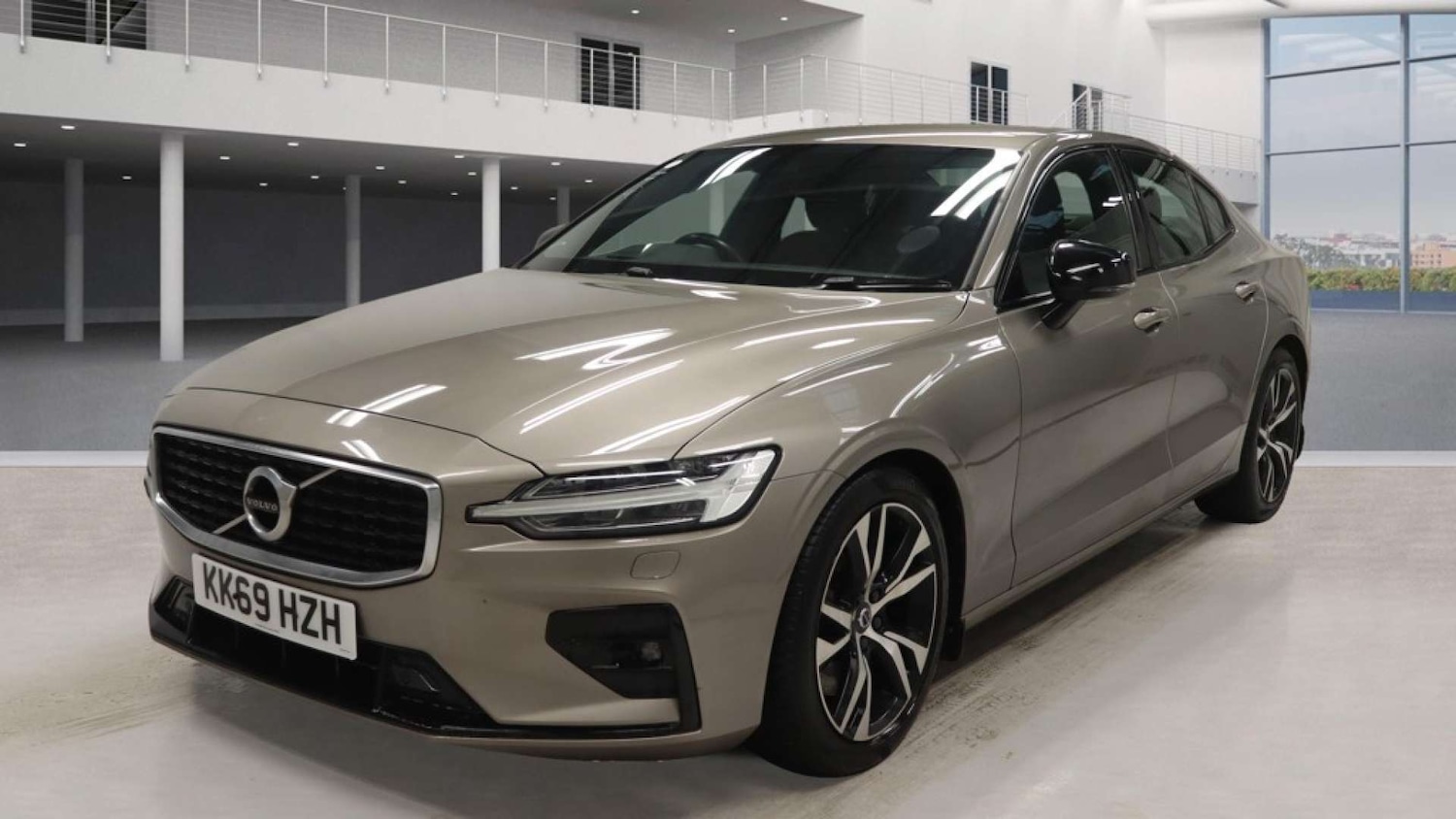 Used Volvo S60 2019 for sale - 76333119: Photo 2