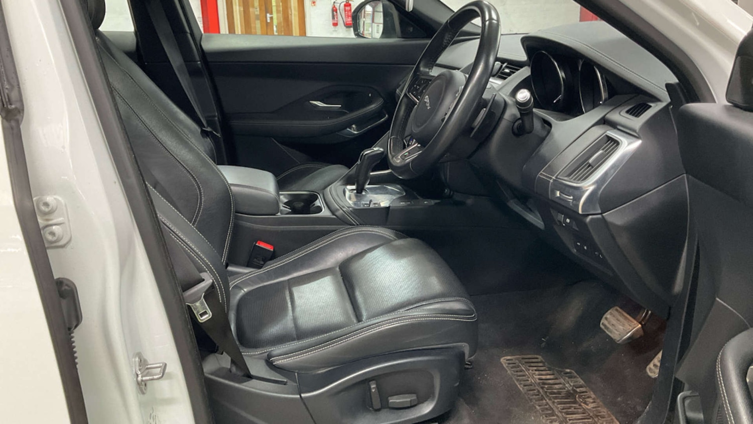 Used Jaguar E-Pace 2019 for sale - 78218172: Photo 9